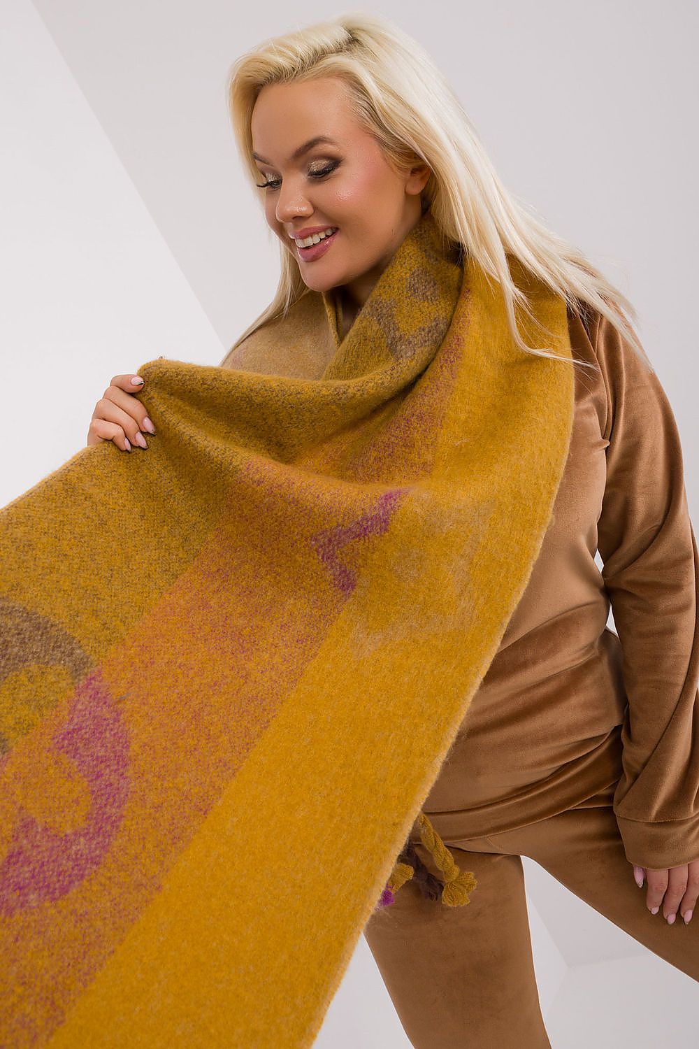 Scialle model 190543 AT
