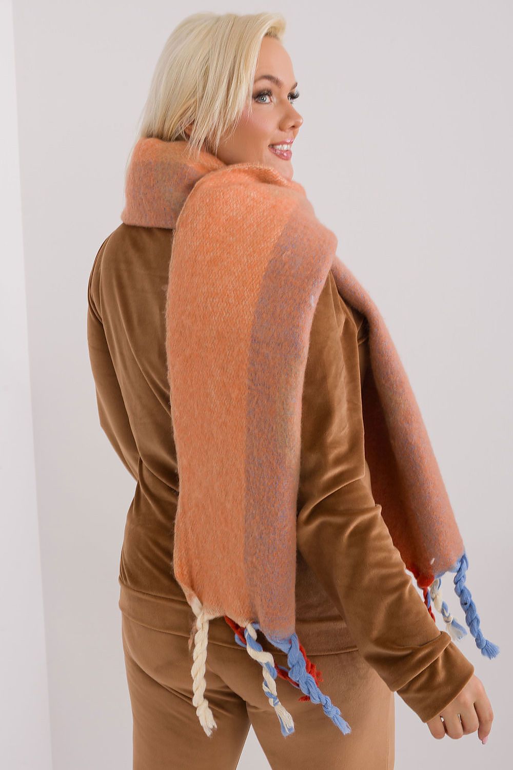 Scialle model 190552 AT