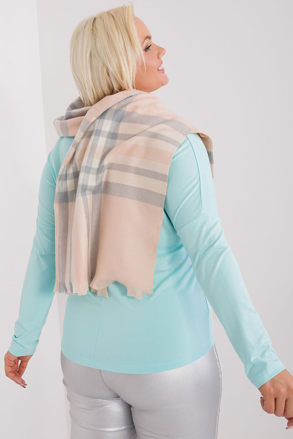 Scialle model 190562 AT