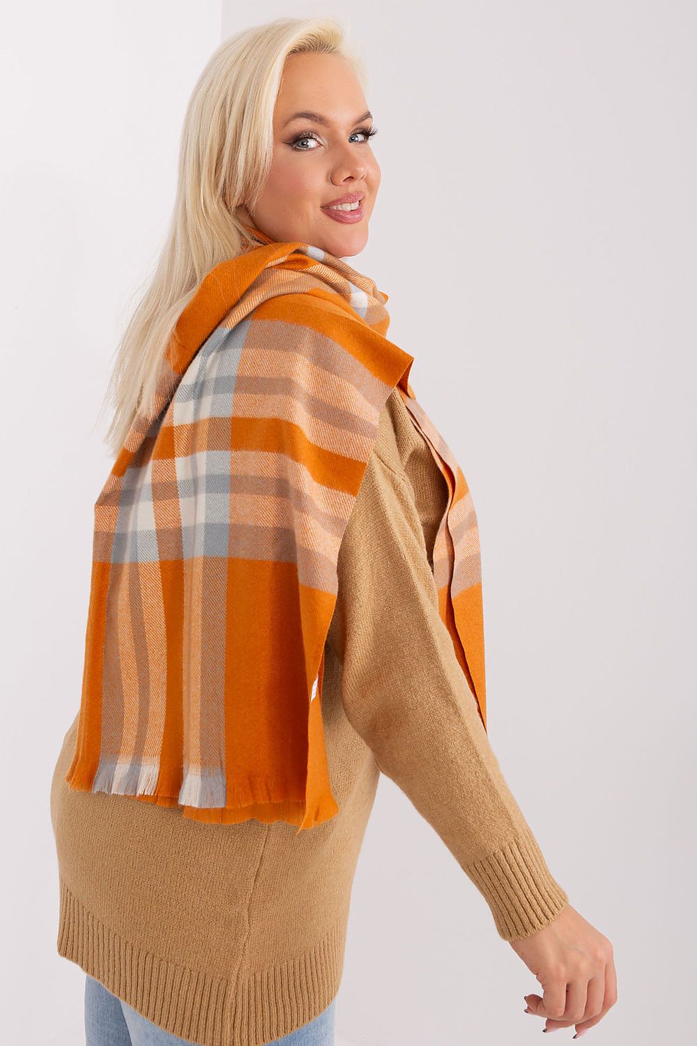 Scialle model 190565 AT