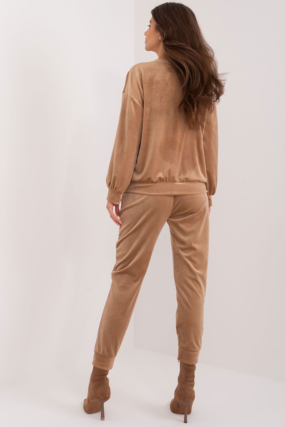 completo model 193491 Italy Moda