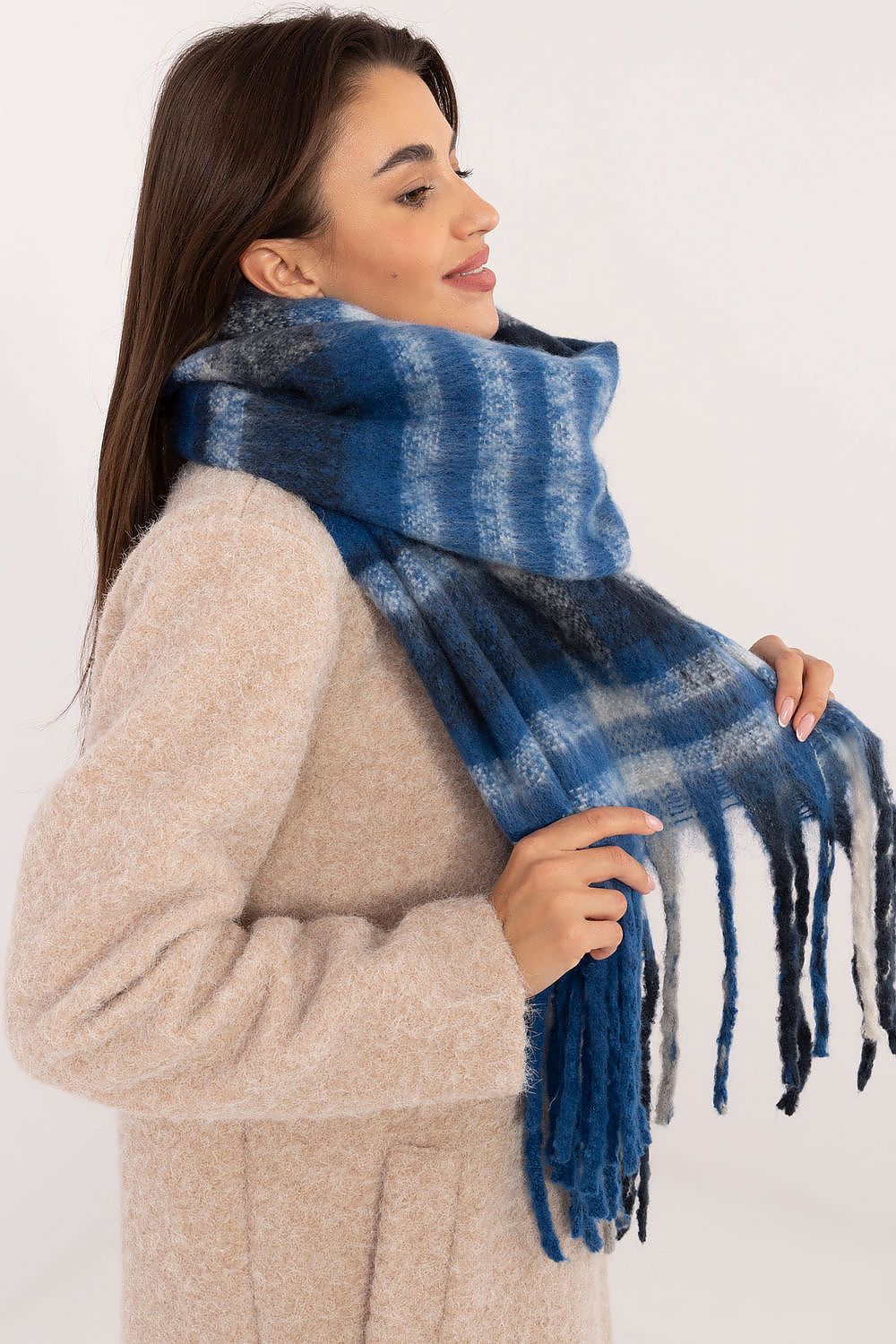 Scialle model 203172 AT
