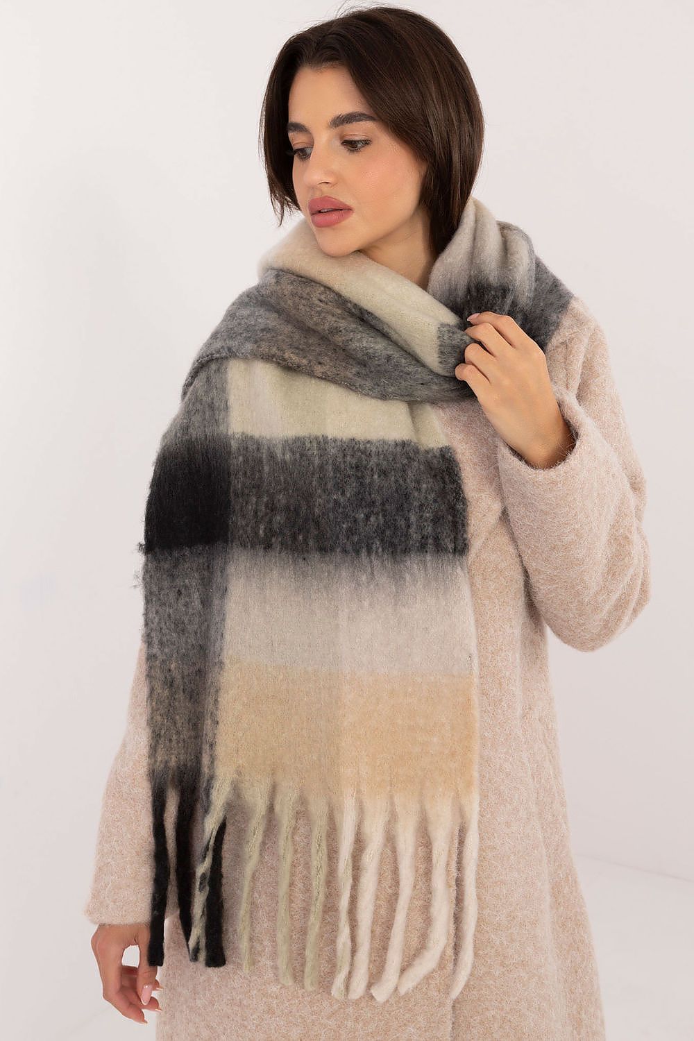 Scialle model 203176 AT
