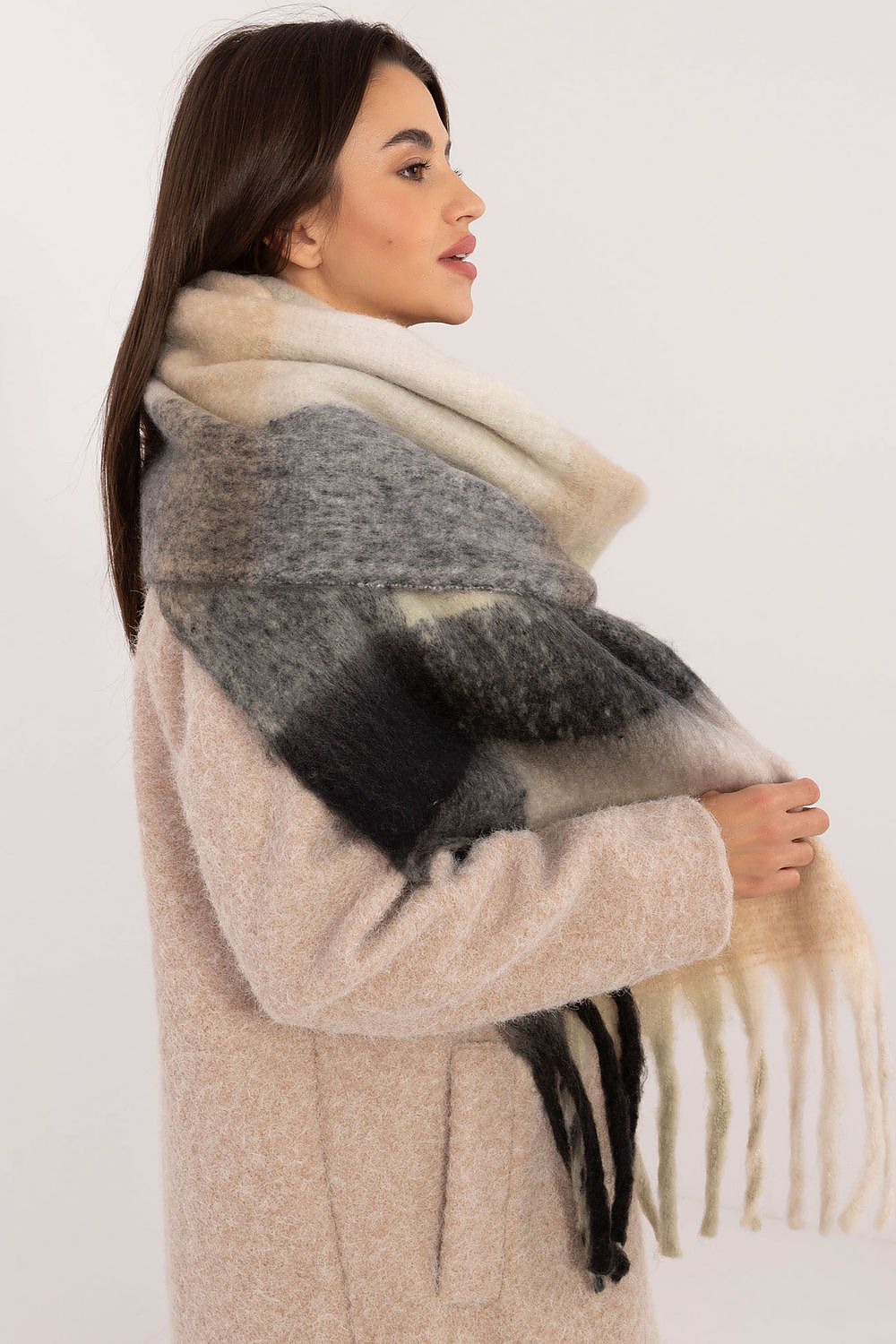 Scialle model 203176 AT