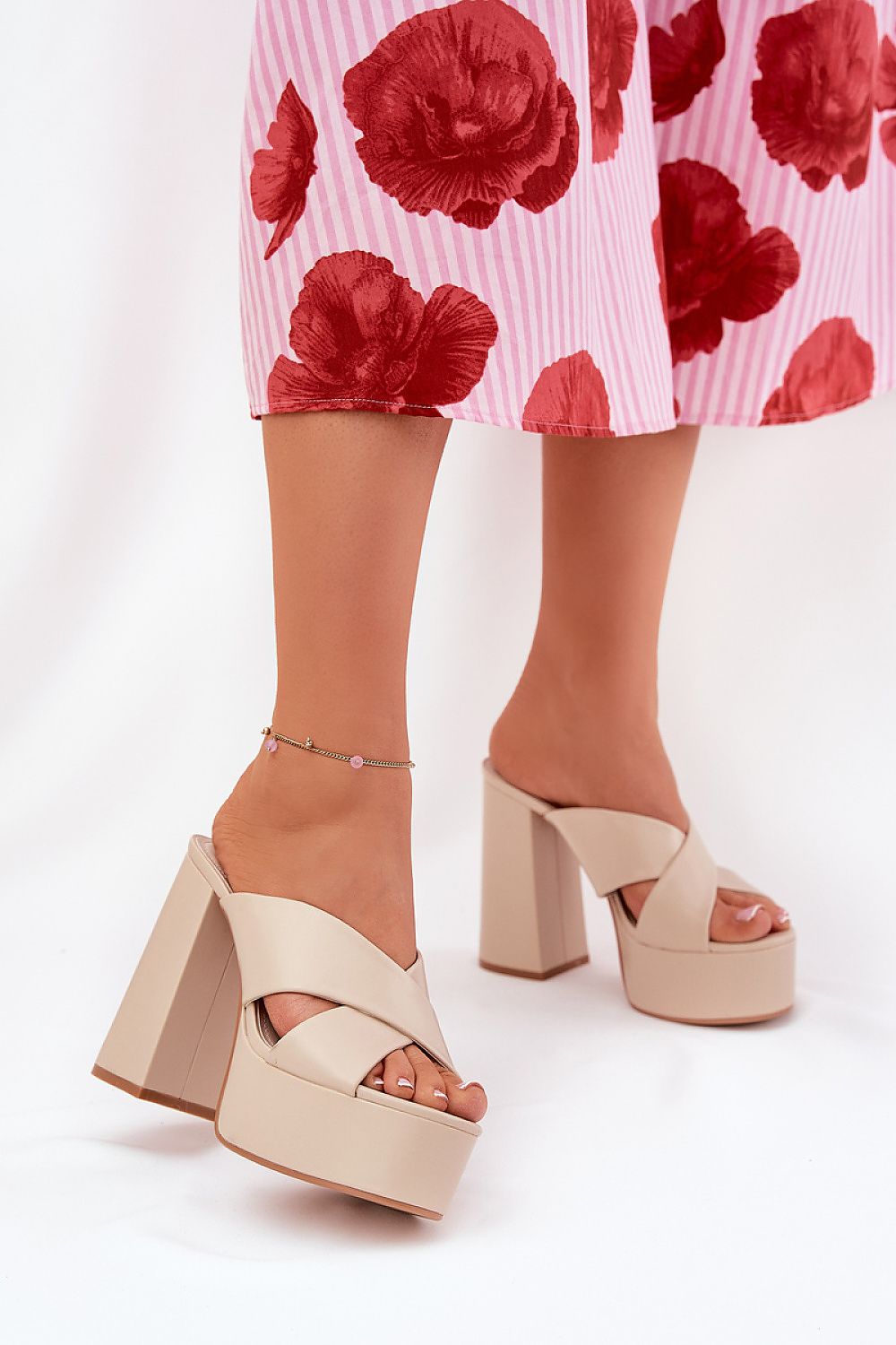 ciabatte model 211716 Step in style