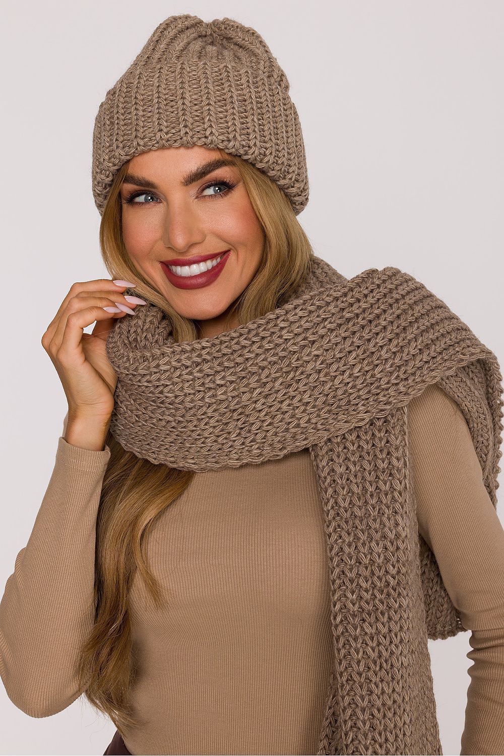 Scialle model 219553 Moe