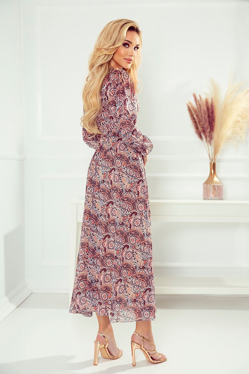 Vestito da giorno model 167016 Numoco