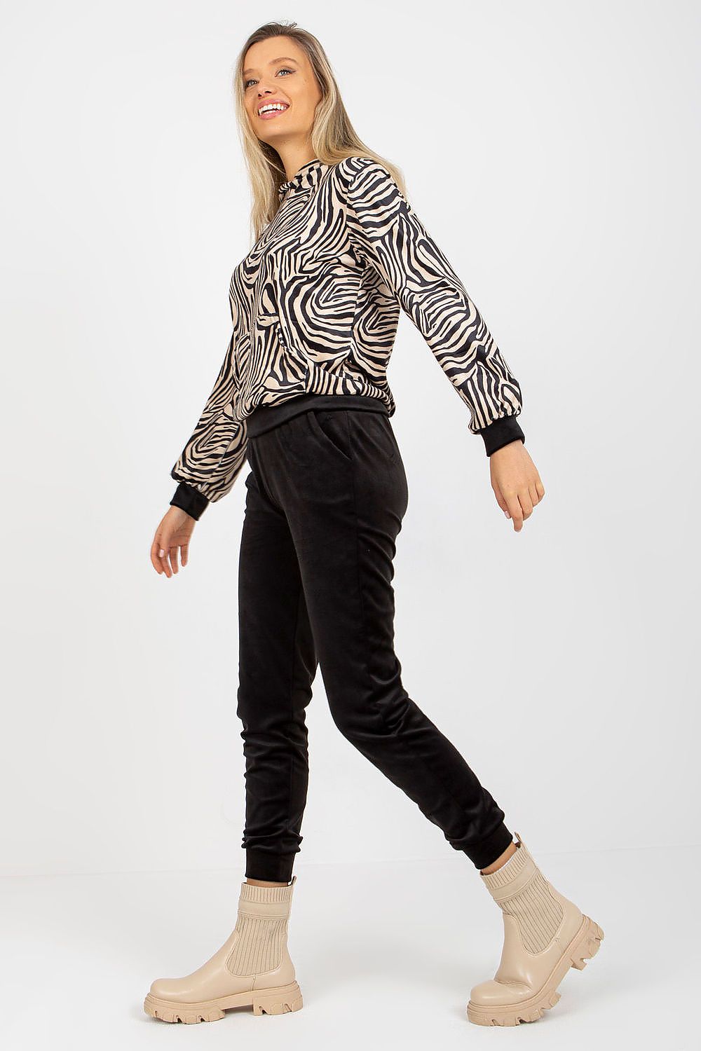 completo model 173357 Rue Paris