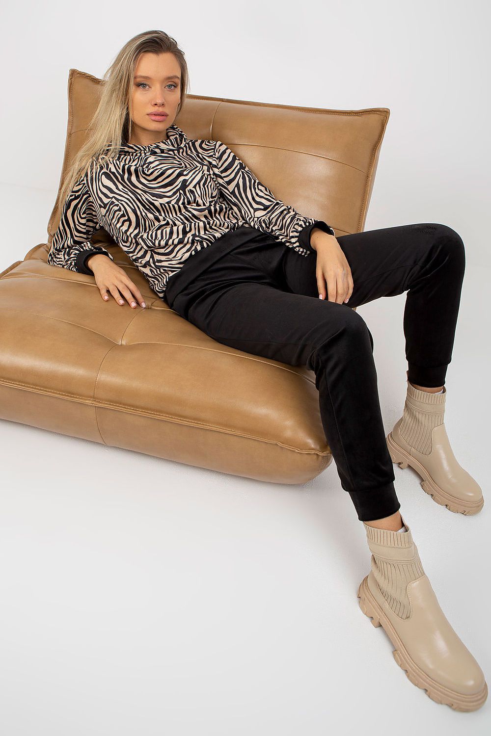 completo model 173357 Rue Paris