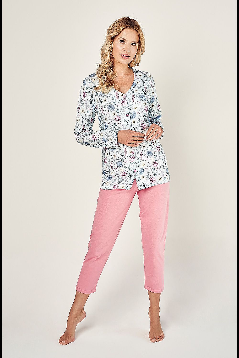 Set pigiama due pezzi Taro rosa 183015 in cotone 100% con camicia bianca fantasia e pantaloni pescatora rosa Taro