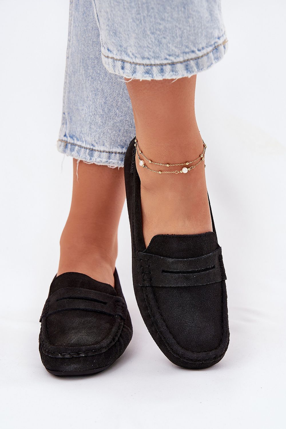 Scarpe mocassino nere donna Big Star con dettaglio fascia e outfit casual 212162 Step in style