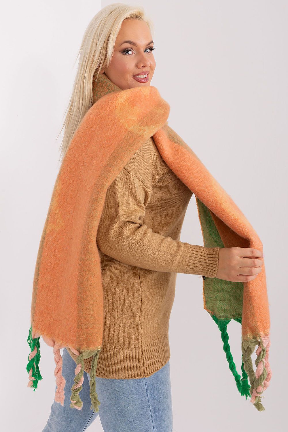  Scialle model 190546 AT 