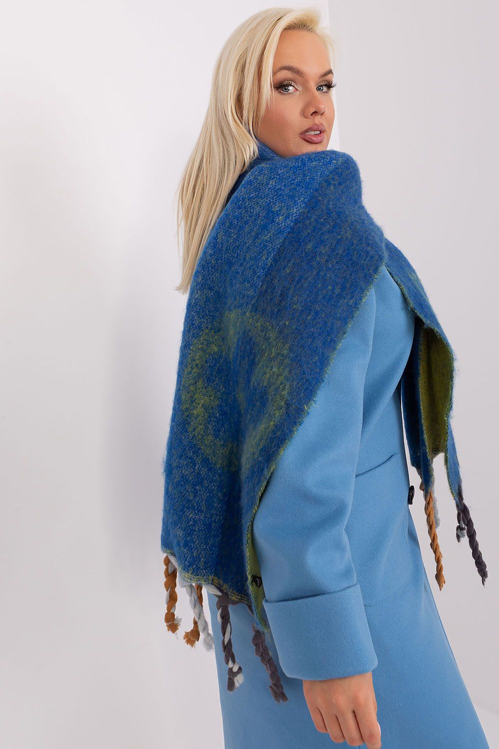  Scialle model 190547 AT 