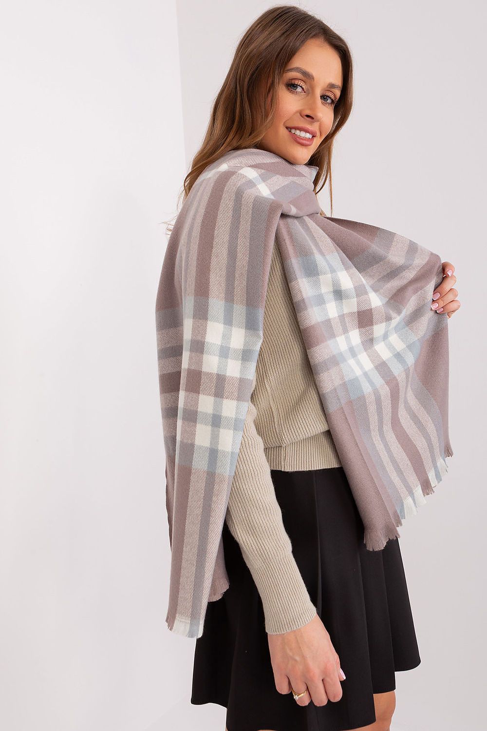  Scialle model 190568 AT 