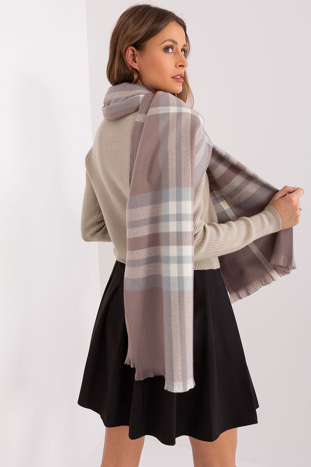  Scialle model 190568 AT 