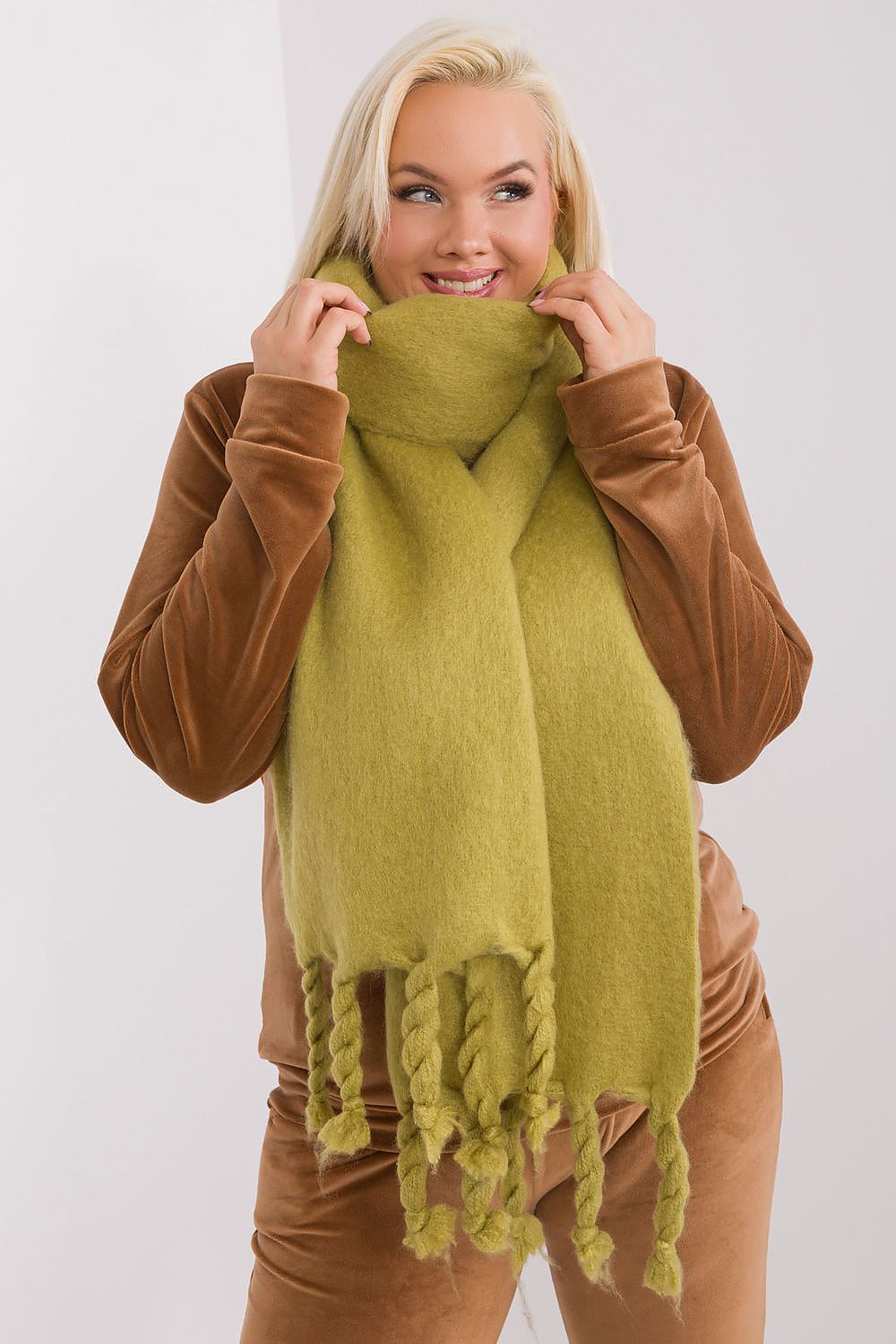  Scialle model 190570 AT 