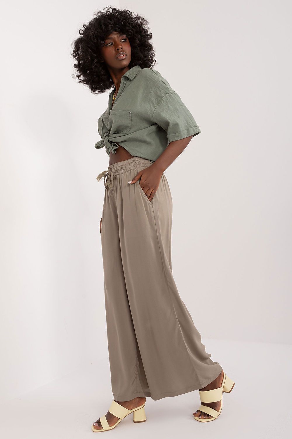  Pantaloni da donna model 197537 Sublevel 