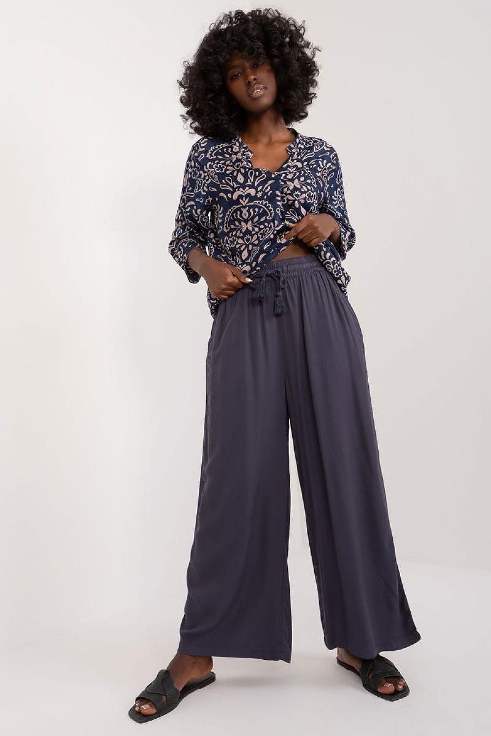  Pantaloni da donna model 197539 Sublevel 