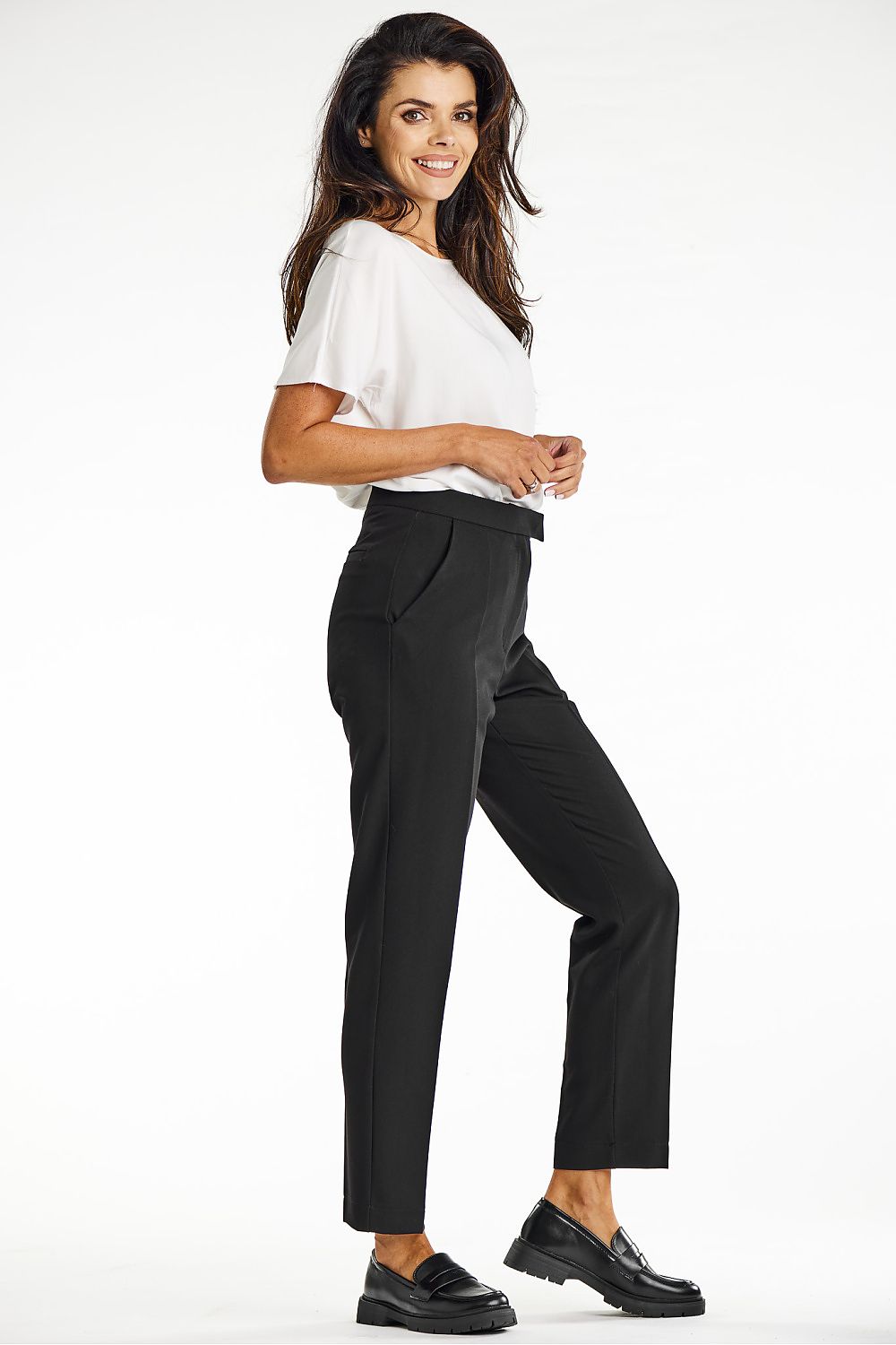  Pantaloni da donna model 200570 awama 