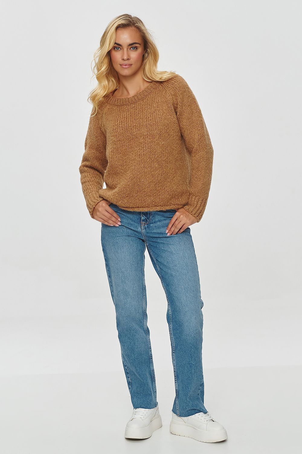  Maglione model 201807 Makadamia 