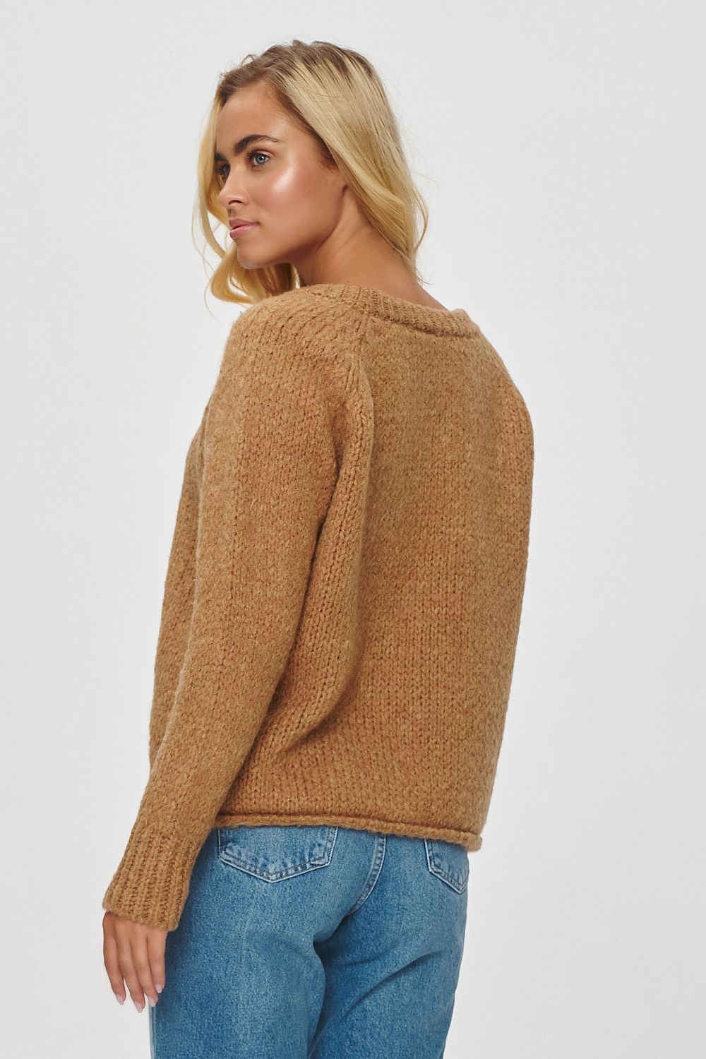  Maglione model 201807 Makadamia 