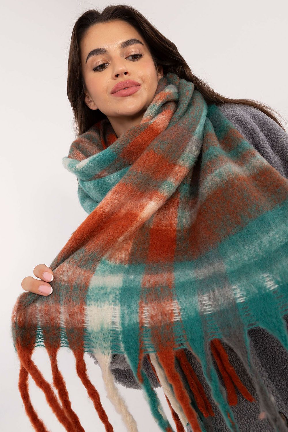  Scialle model 203170 AT 