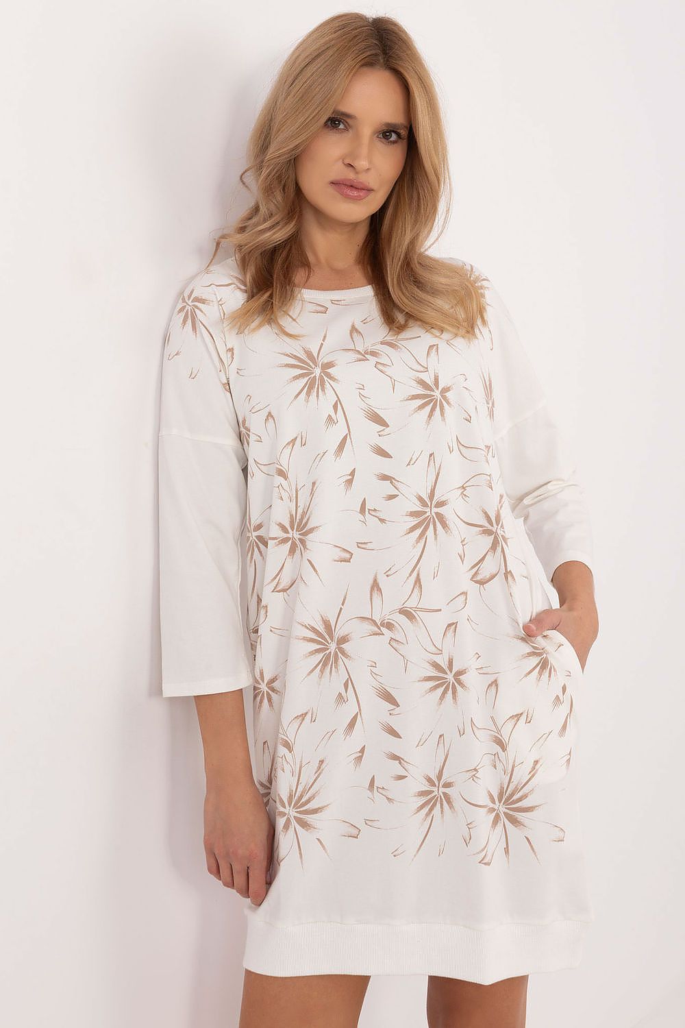  Vestito da giorno model 203472 Relevance 