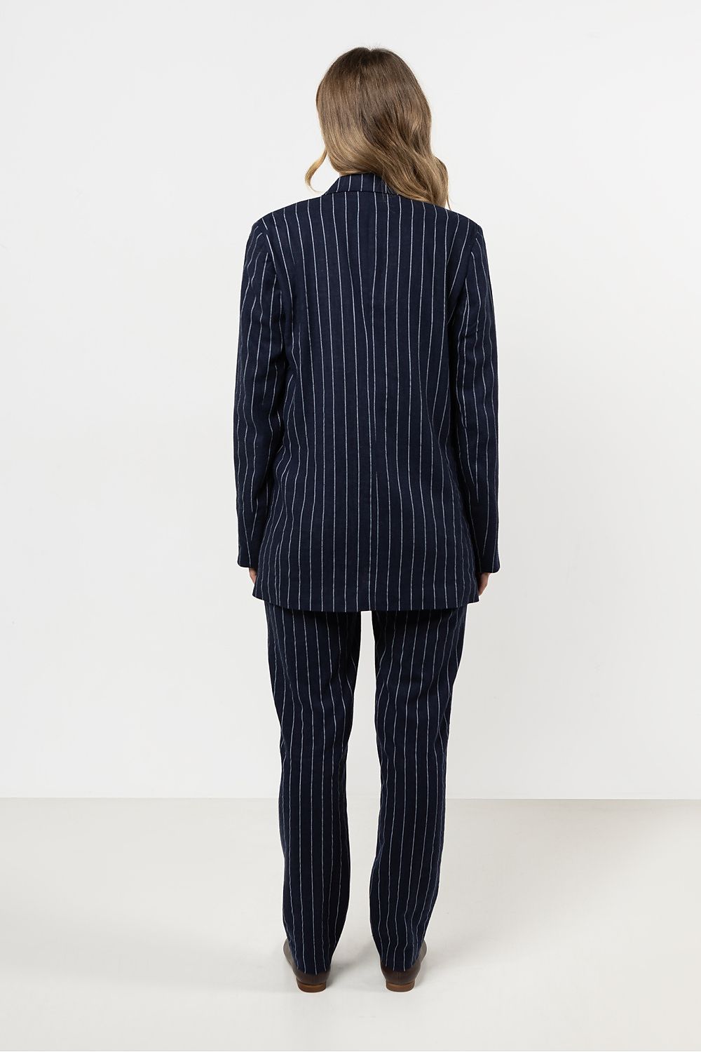  Pantaloni da donna model 212184 awama 