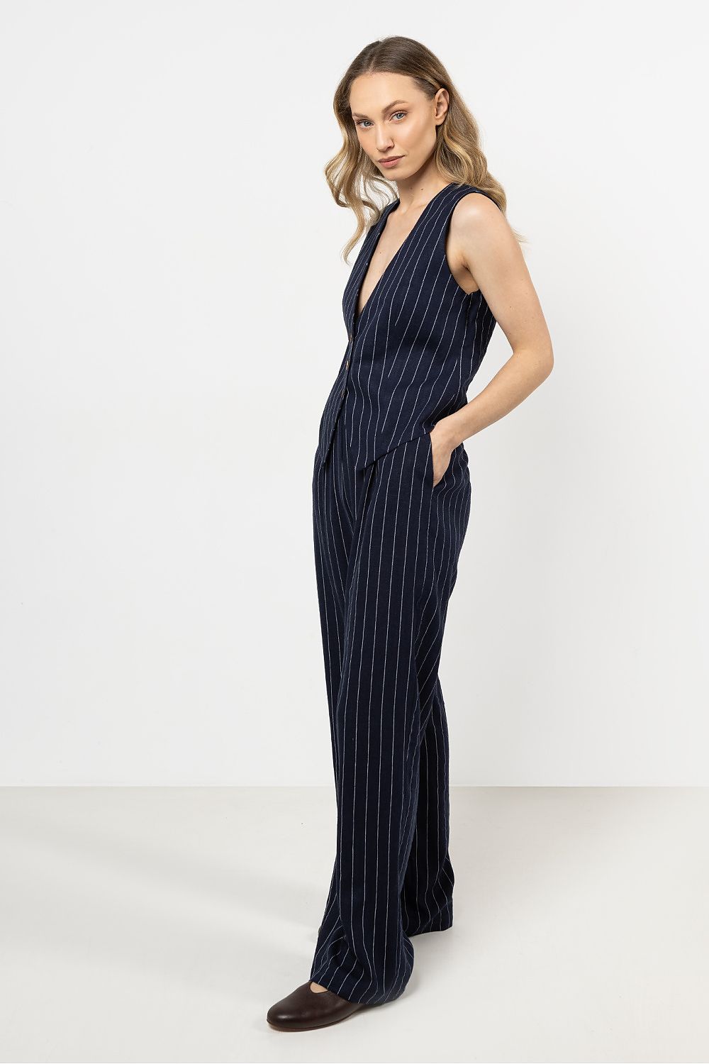  Pantaloni da donna model 212186 awama 