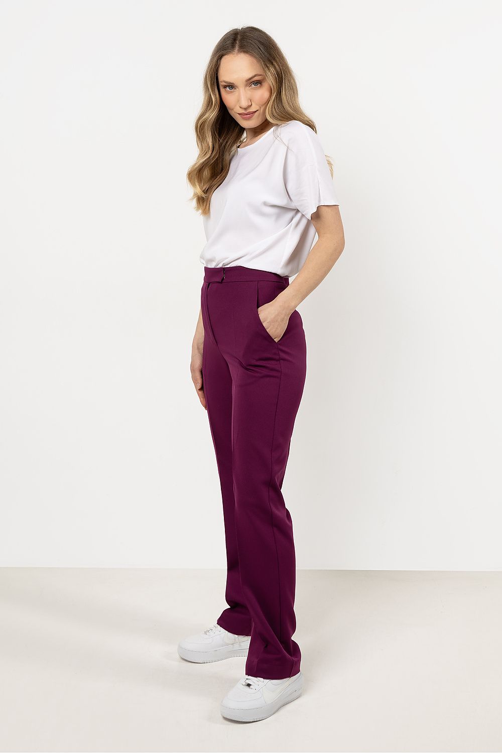  Pantaloni da donna model 212220 awama 