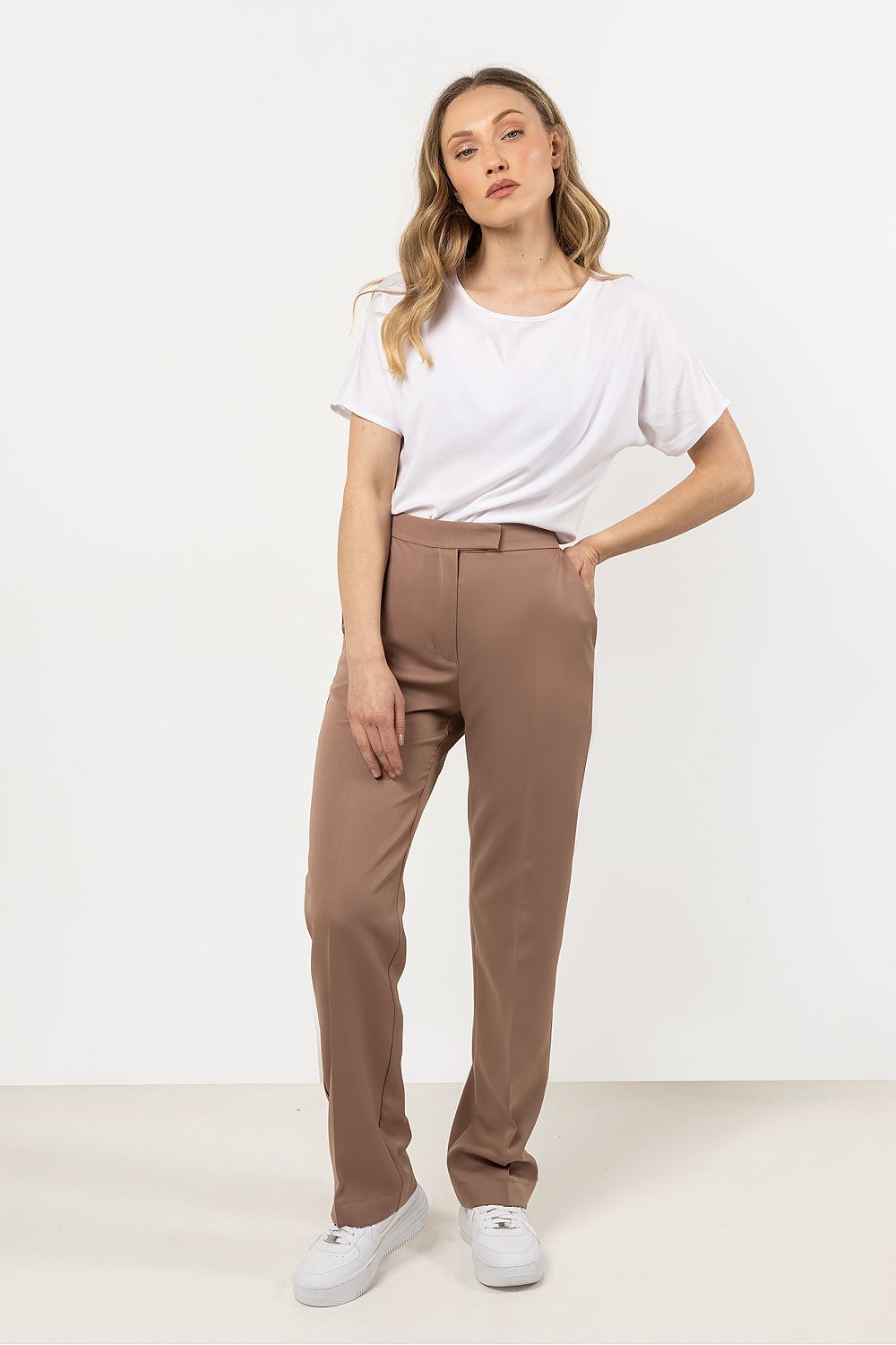  Pantaloni da donna model 212221 awama 
