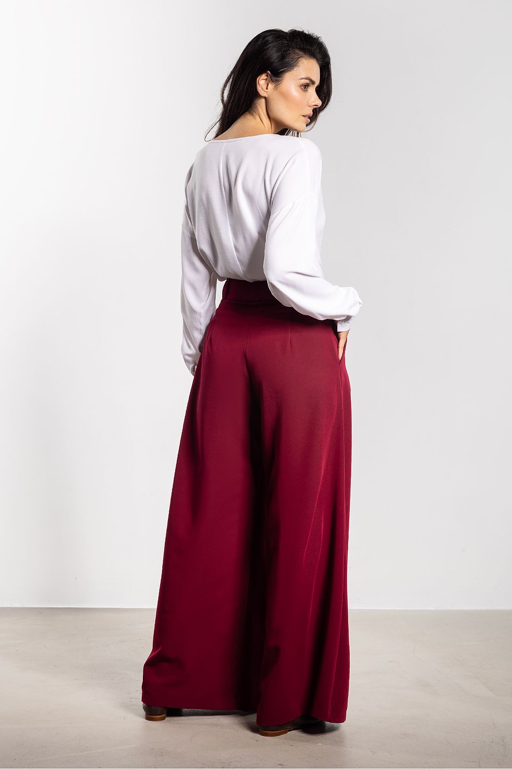  Pantaloni da donna model 218987 awama 