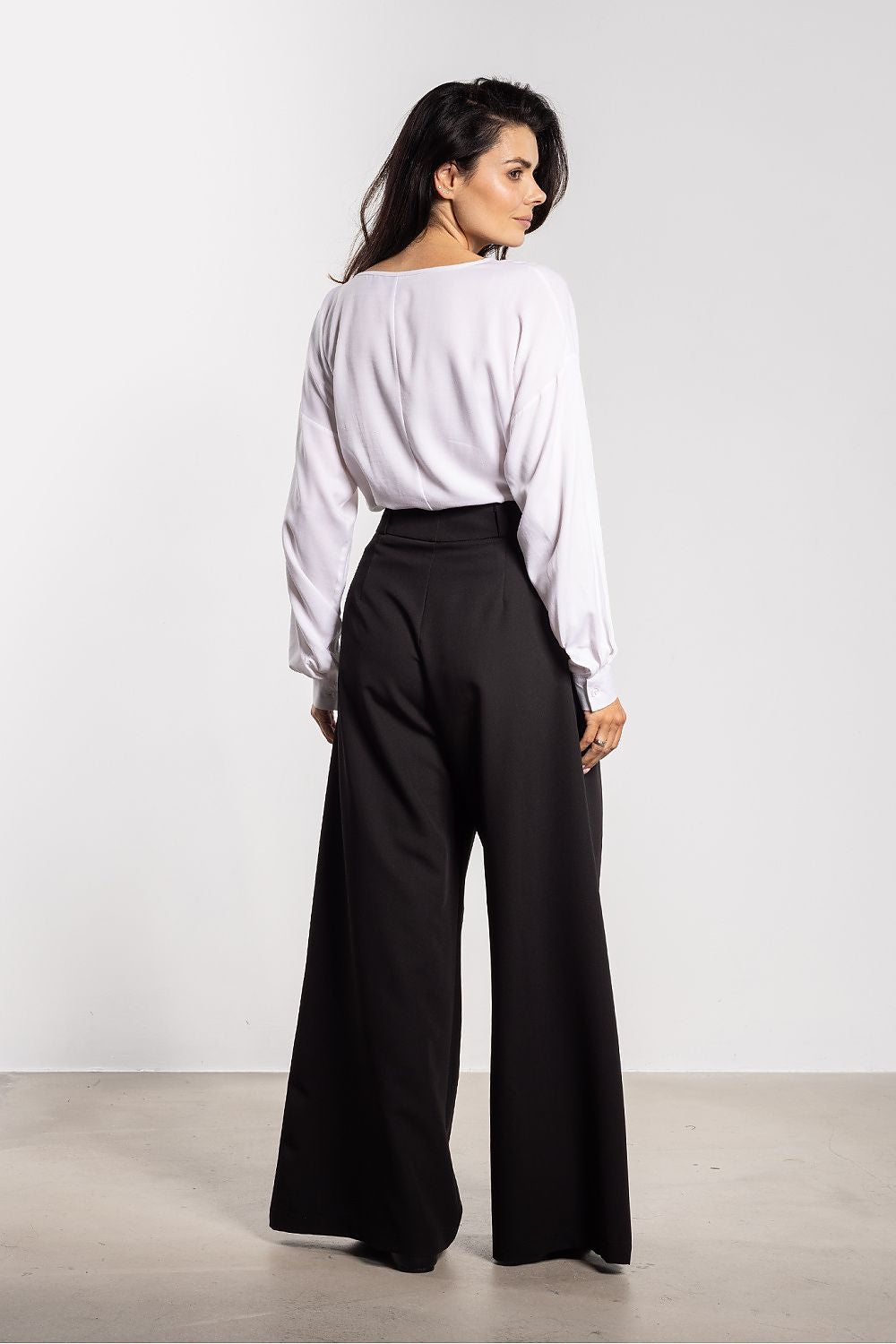  Pantaloni da donna model 218989 awama 