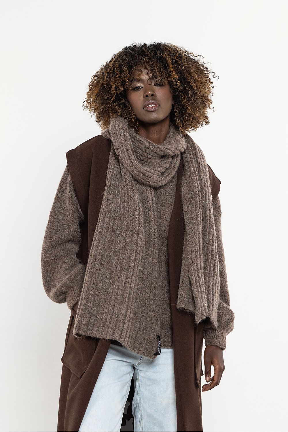  Scialle model 220843 awama 