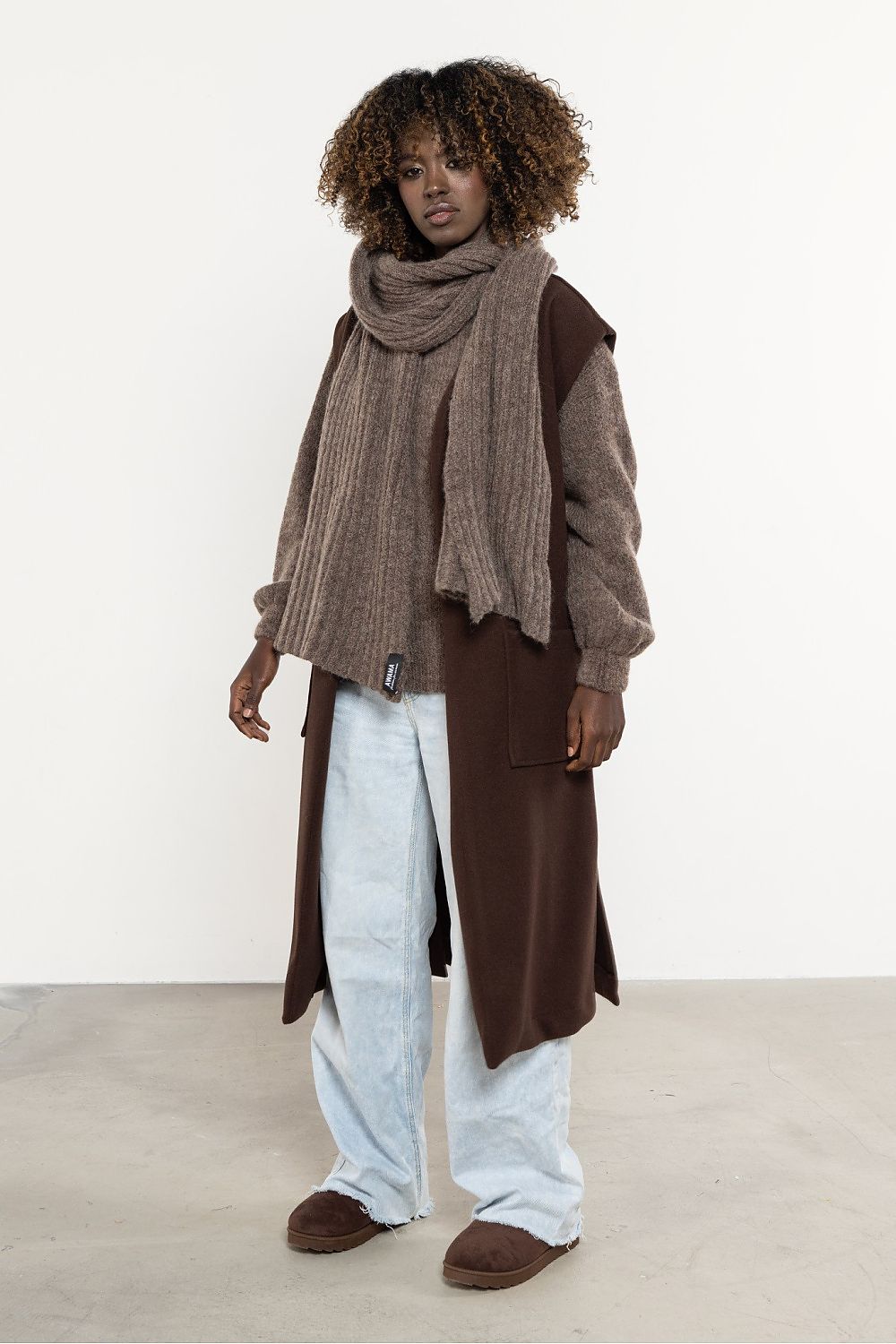  Scialle model 220843 awama 