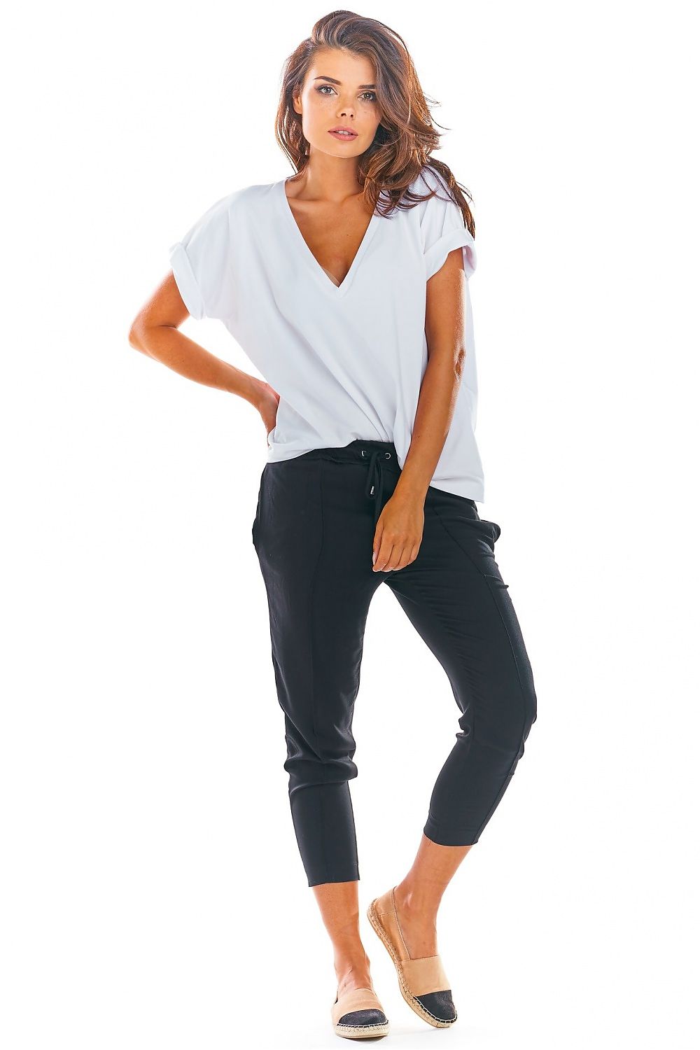  Pantaloni da donna model 144655 awama 
