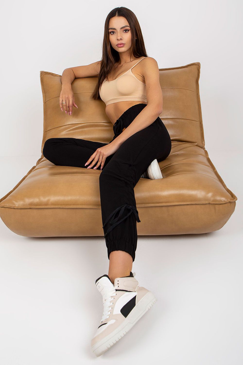  Pantaloni model 166715 Relevance 