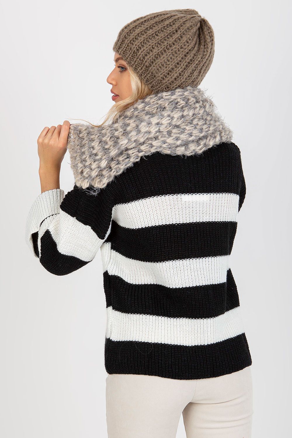  Scialle model 174877 AT 