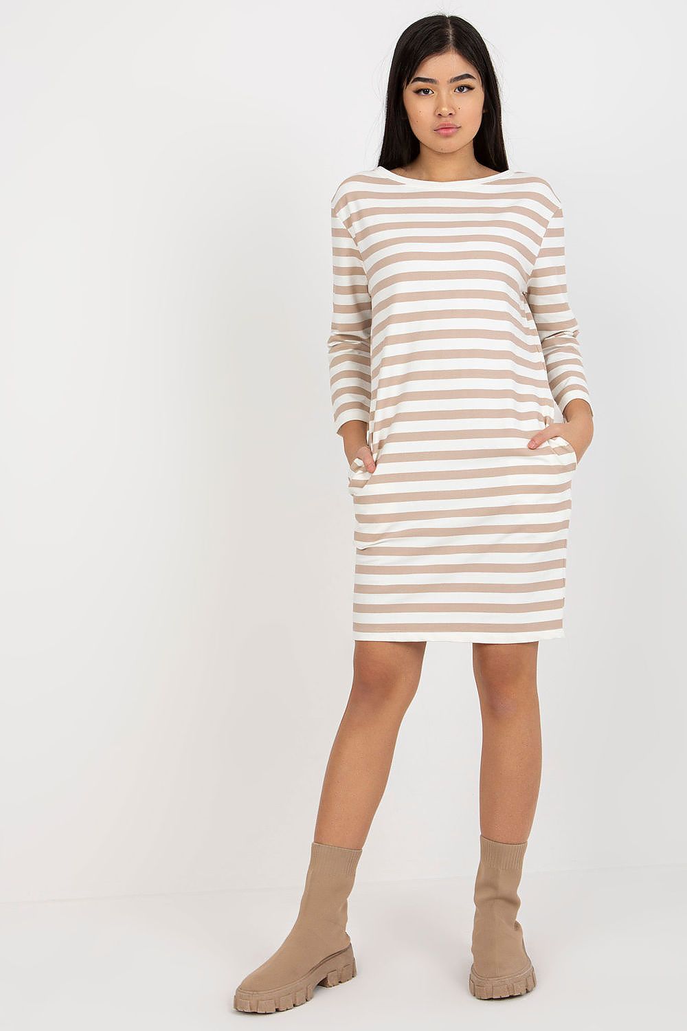  Vestito da giorno model 175113 Rue Paris 