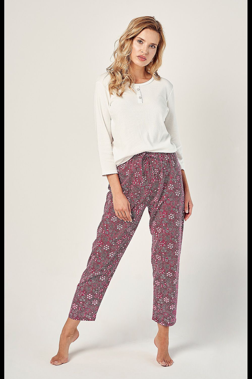 Pigiama lungo donna Taro 183023 in cotone bianco con maniche a 3/4 e pantaloni stampati esclusivi 
